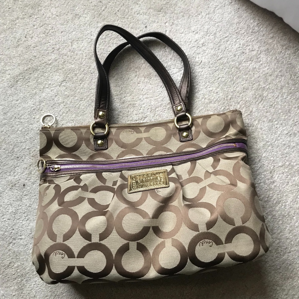 🌟100% Authentic Coach Poppy Tote🌟